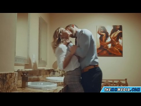 ❤️ ווען אַ באַסטי בלאָנדע סידוס איר אין אַ ציבור אָפּטריט ️ נאָר פּאָרן ביי yi.com-porn-hat.ru ☑